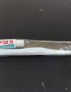 <FA-104> 6" Toothbrush with 5gm Raiya Toothpaste in Laminated Tube (50 pkt)
